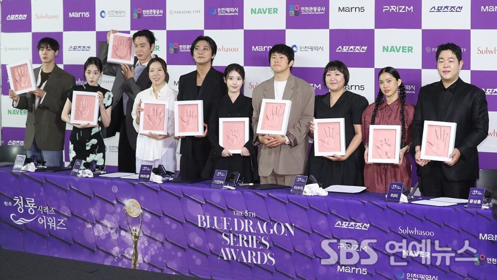 上屆青龍系列獎的10位得主今日亮相打手印儀式。 上屆青龍系列獎的10位得主今日亮相打手印儀式。