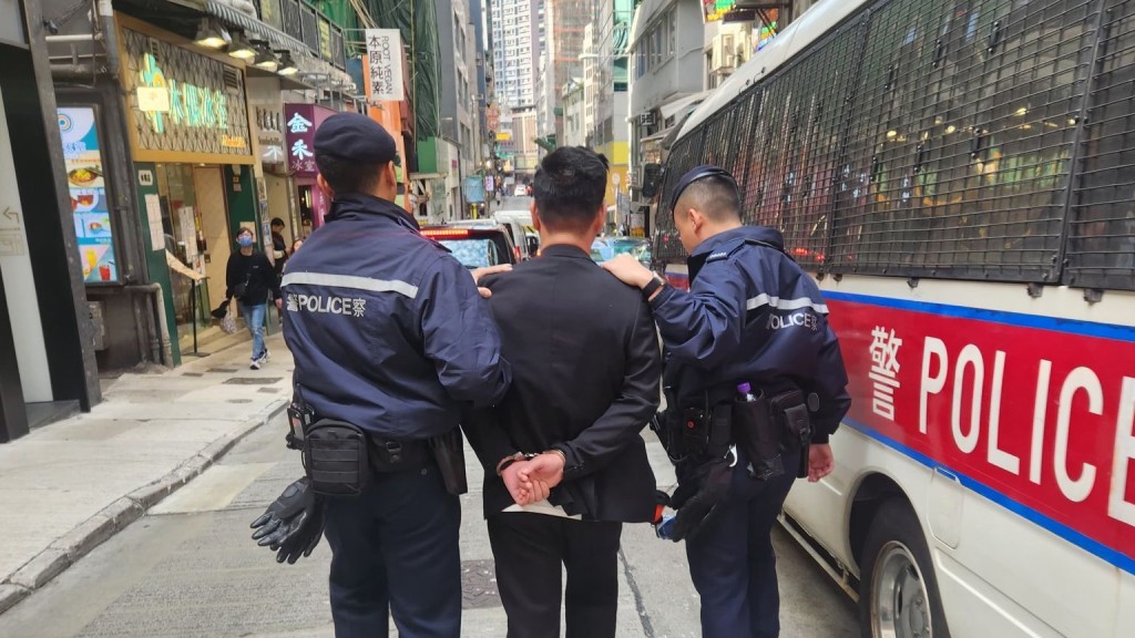 警方入境處勞工處聯合行動 拘港島11黑工及4僱主