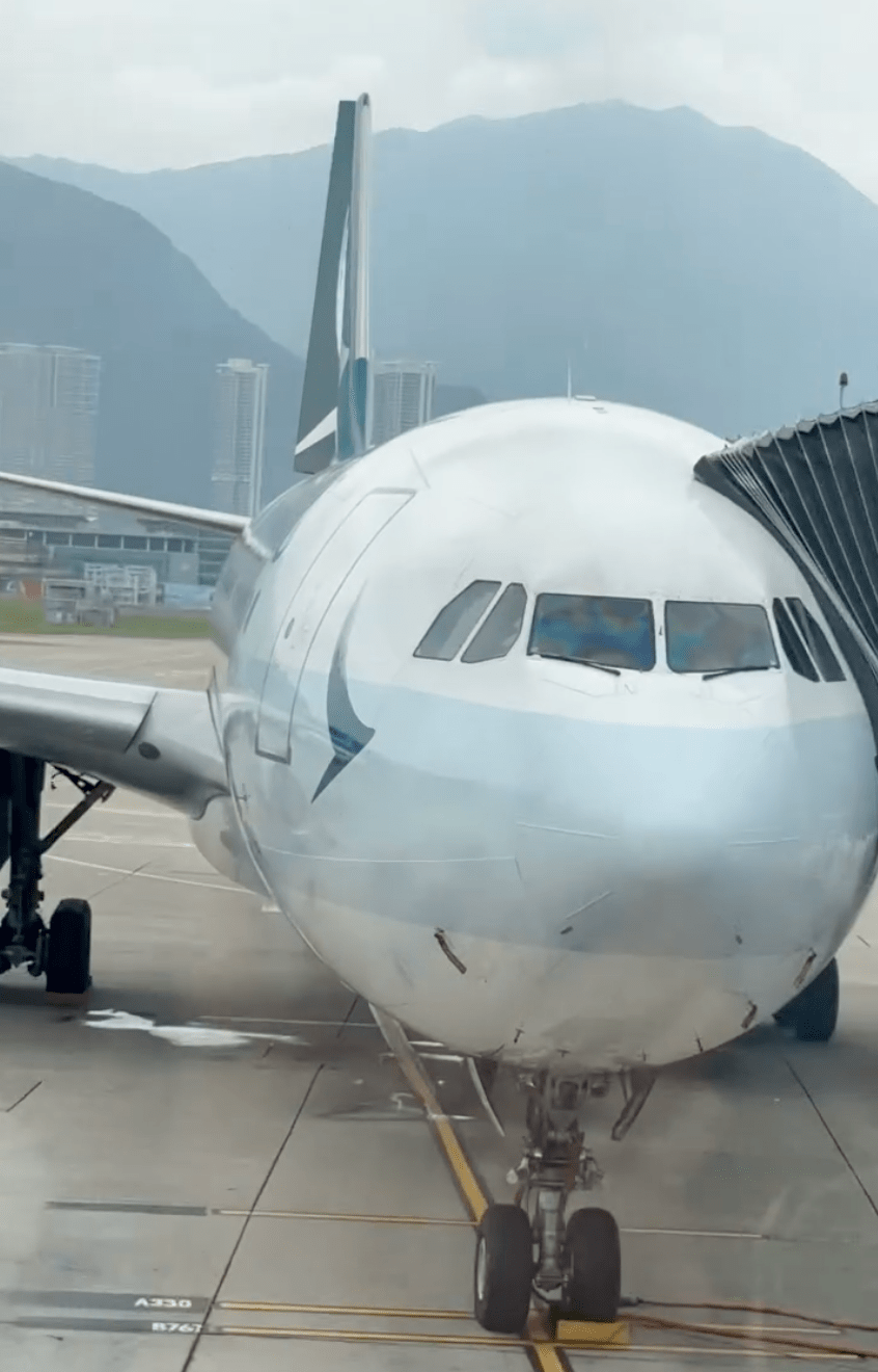 事件涉及一架國泰航空 A330 - 300客機。Threads @ toto_tongpuiyee 影片截圖