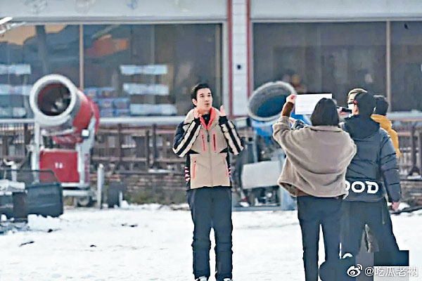 ■宣布離婚前,王力宏跟工作人員仍有說有笑。