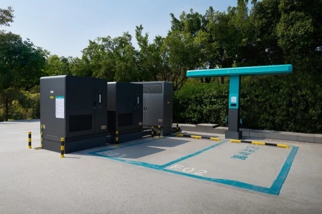 比亚迪闪充桩。