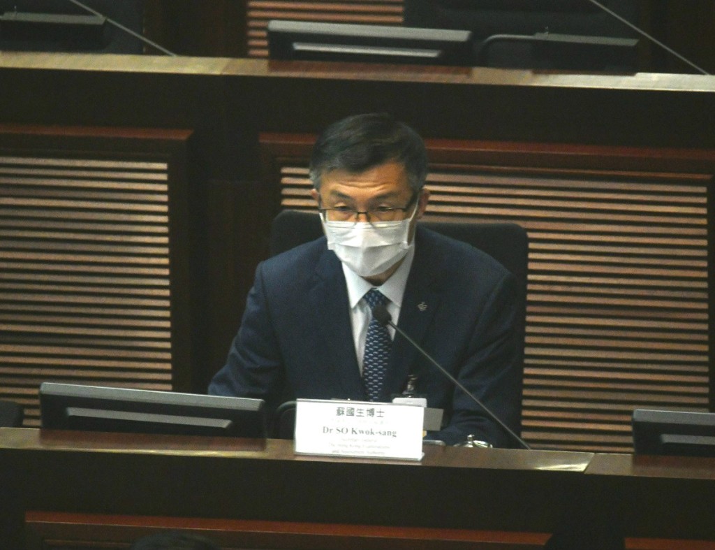 考評局秘書長蘇國生出席立法會教育事務委員會。
