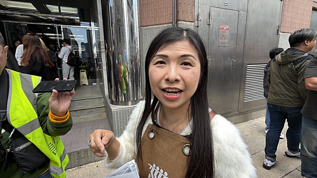 江小姐。 江小姐。