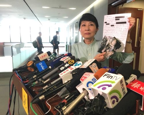 毛孟靜引述港鐵稱土瓜灣站建築廢料鞏固空間為環保。資料圖片
