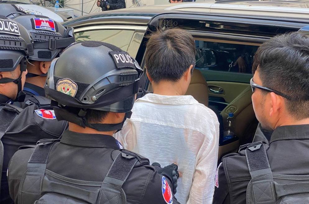 柬埔寨牙科医院劫囚事件，11名疑犯今早被押往金边初级法院。（图：《柬中时报》）