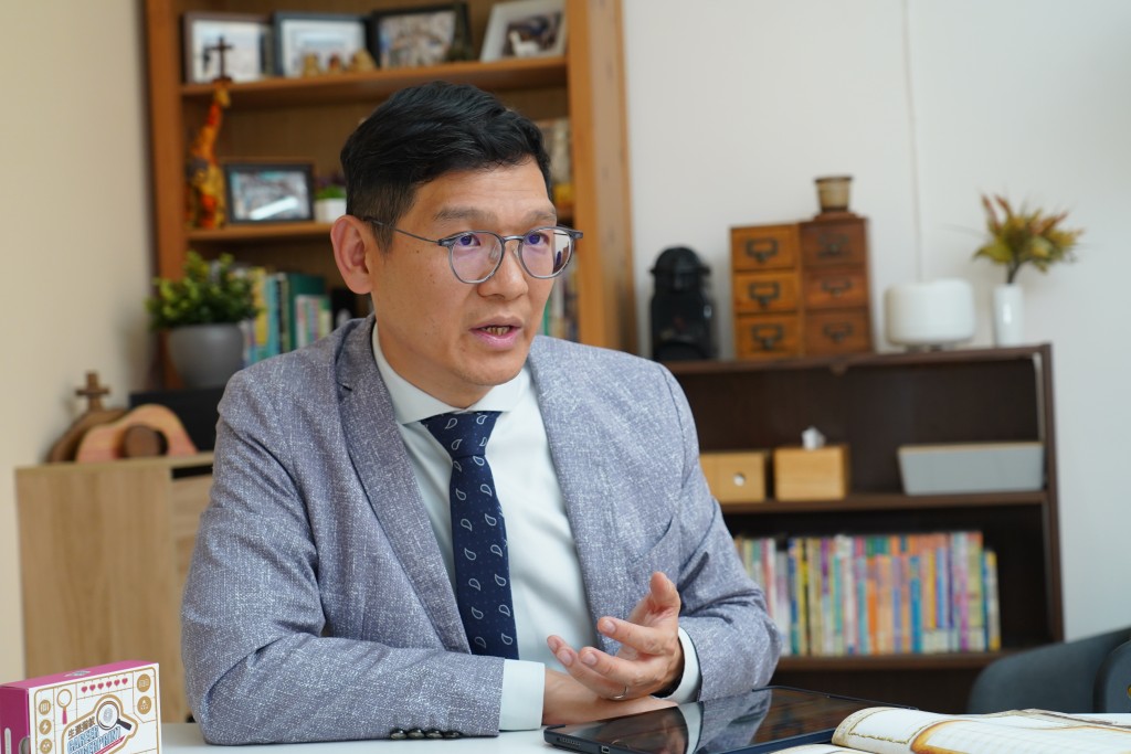 香港輔導教師協會主席葉偉民 香港輔導教師協會主席葉偉民