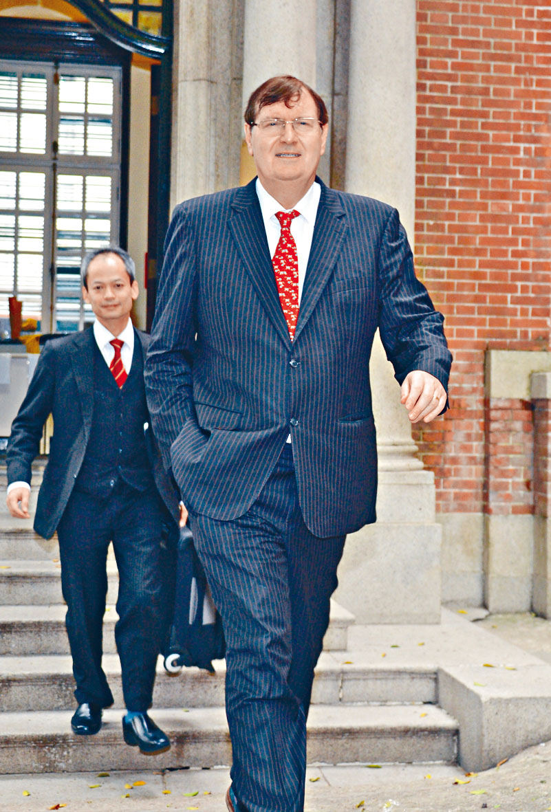 资深大律师麦高义于本周二晚因心脏病发逝世，享年六十四岁。