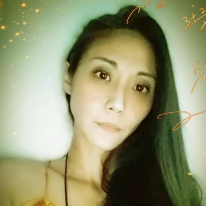近日貼出的自拍照，明顯消瘦不少。
