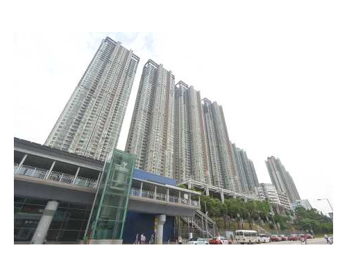 名城中層戶以呎價15541元沽出。