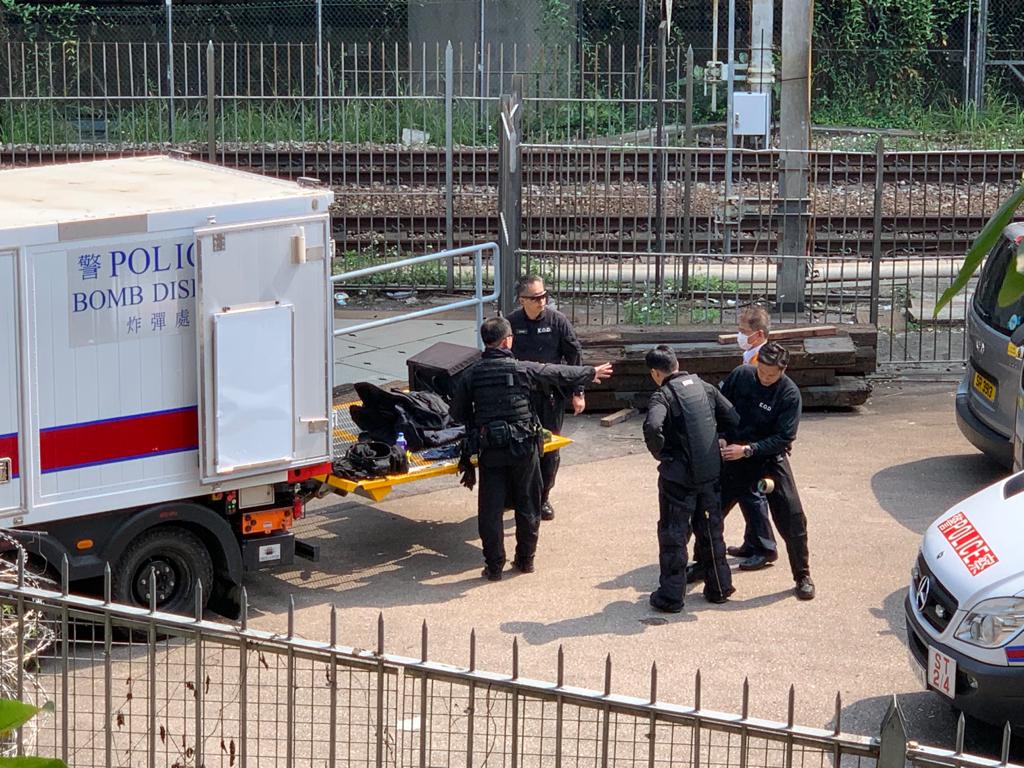 警方引爆大圍站可疑鞋盒。