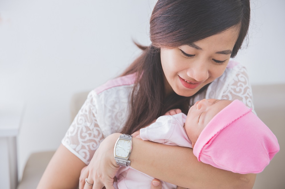 媽媽在哺乳期間若有病要服中藥，最好待病瘉停藥後再恢復餵母乳。