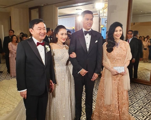 泰國前總理他信細女在港出嫁,其妹妹英祿亦有出席婚禮。網圖