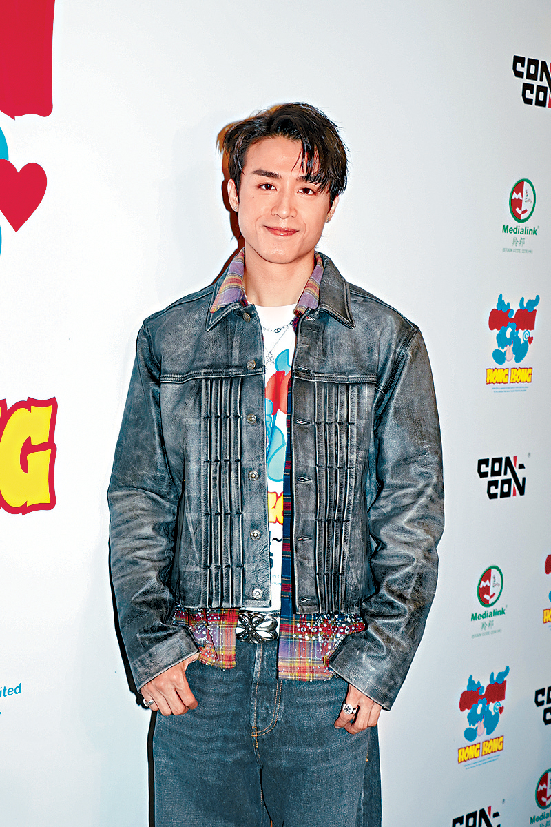 AK笑指想同高橋洋子集郵。