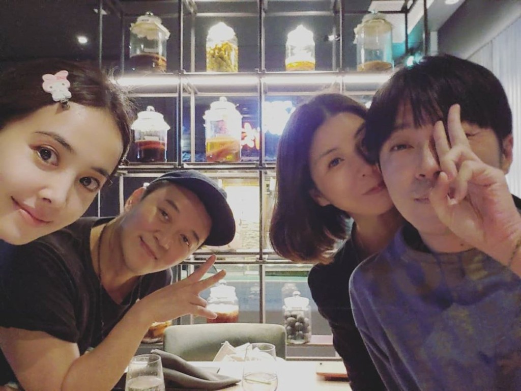 青峰謂好友難得相聚夜點睡也沒關係。