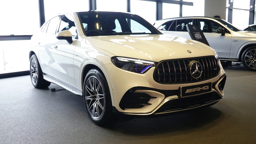 平治-AMG全新GLC43 4Matic Coupe，五门掀背造型跑格鲜明，新车售价为HK$1,065,000起。