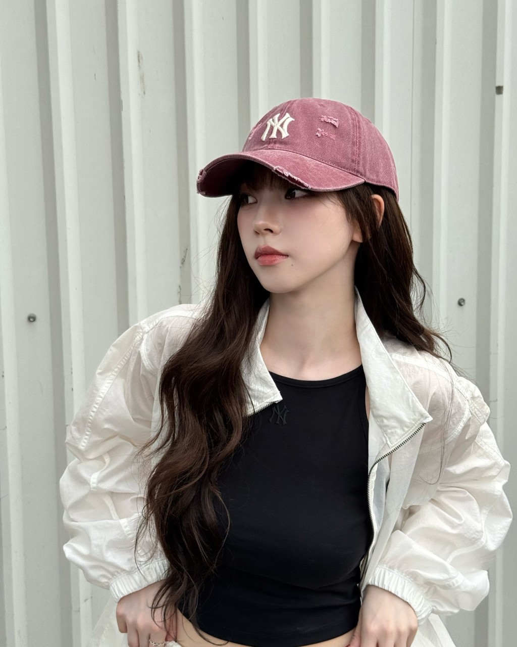Karina經常在社交媒體發表不同造型的照片。  Instagram@katarinabluu