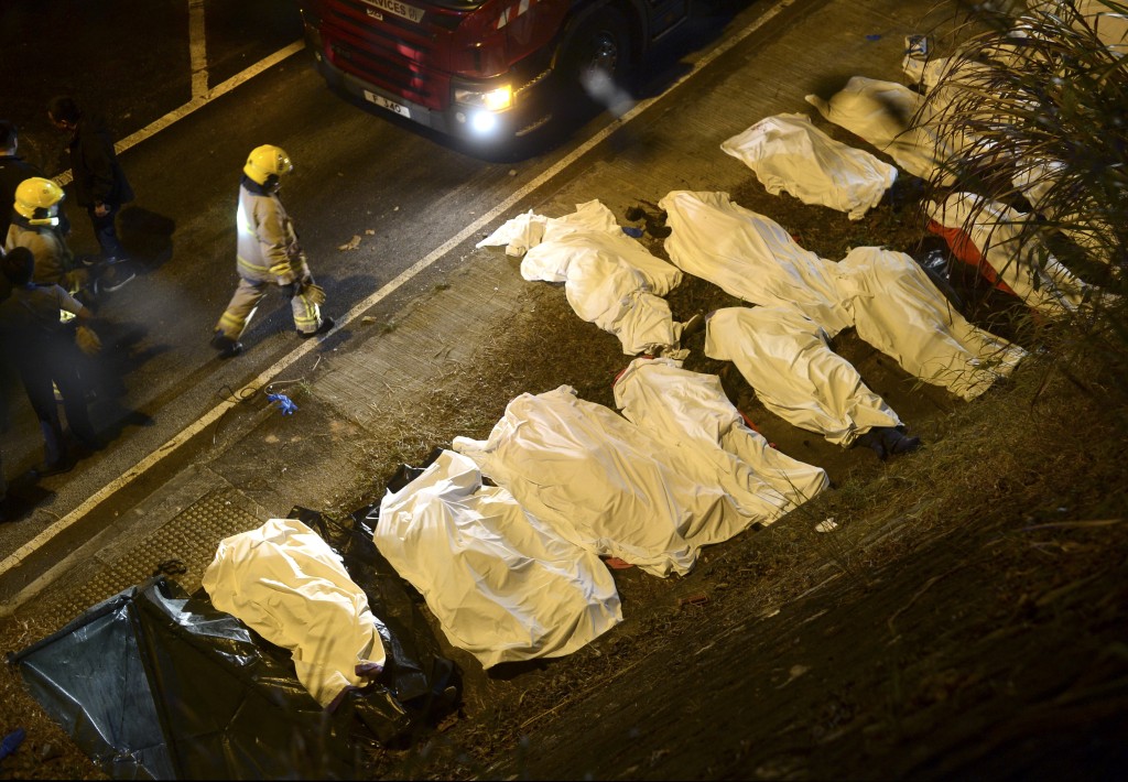 由於死者太多，車禍現場曾開設臨時停屍間擺放死者遺體。