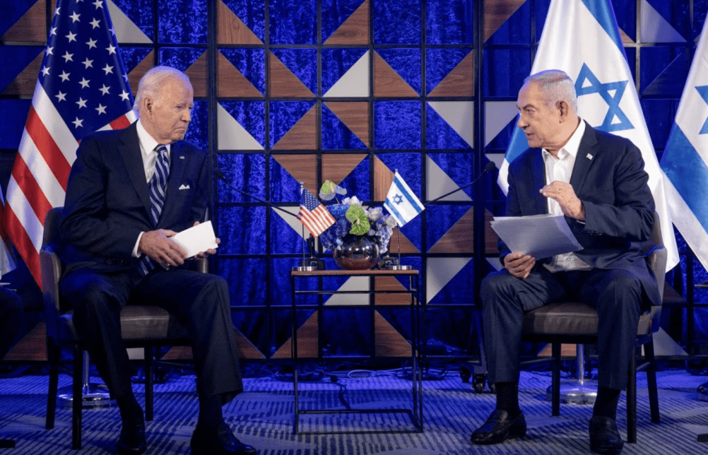 拜登周三访问以色列，期间与以国总理内塔尼亚胡会面，传达美国对以国的支持。路透社