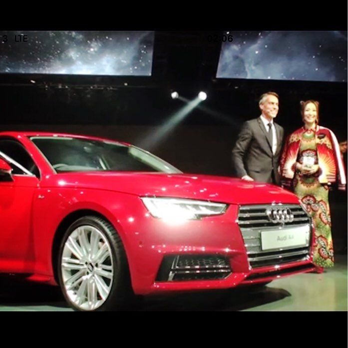 Sammi都有出席汽車宣傳，她於2016年出席奧迪（Audi）香港舉行的「Progress is Intense」全新Audi A4 VIP發布酒會，為新車揭幕。