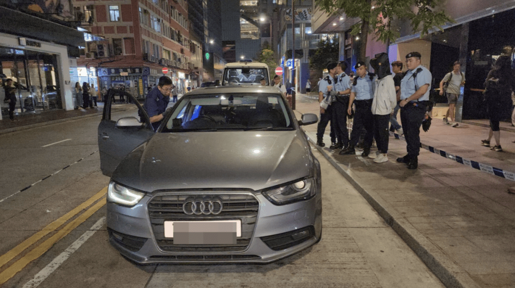 尖沙咀「毒品快餐車」遇查斷正 20歲司機涉販毒無牌駕駛被捕。黎志偉攝
