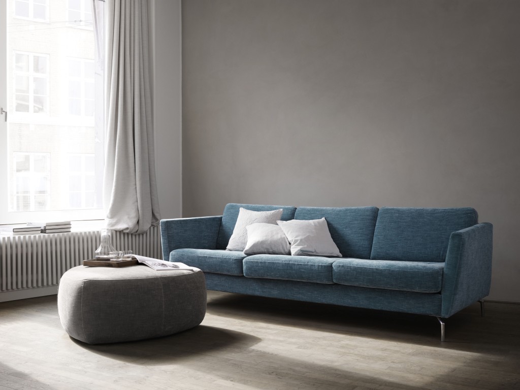 Bermuda腳櫈為Scandi系列的產品，形狀呈三角形，備有灰色及米色等選擇，便於配襯不同風格的家居。