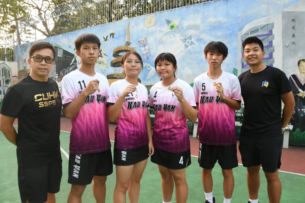 救恩书院合球队在2023年重新出发。 本报记者摄