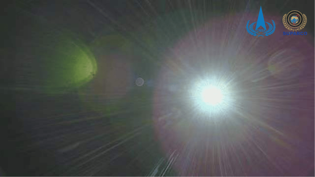 2024年5月8日16:27，巴基斯坦立方星拍攝的首幅圖像，亮光處為太陽。