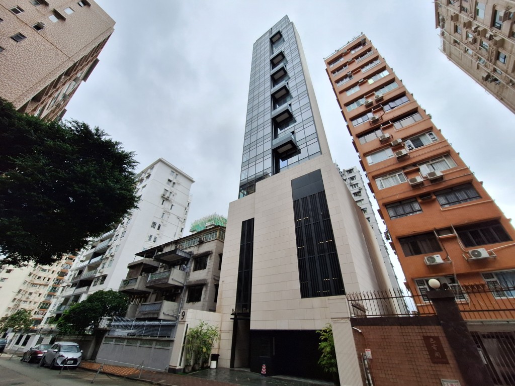 據市場資料顯示，BELFRAN PEAK全幢月租為42萬元，實用呎租約36元。