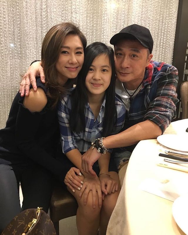 Faith首部電影《逆流大叔》，便跟吳鎮宇和胡定欣合作。