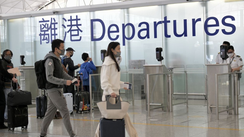 多地调整中国内地及港澳旅客的入境政策。资料图片