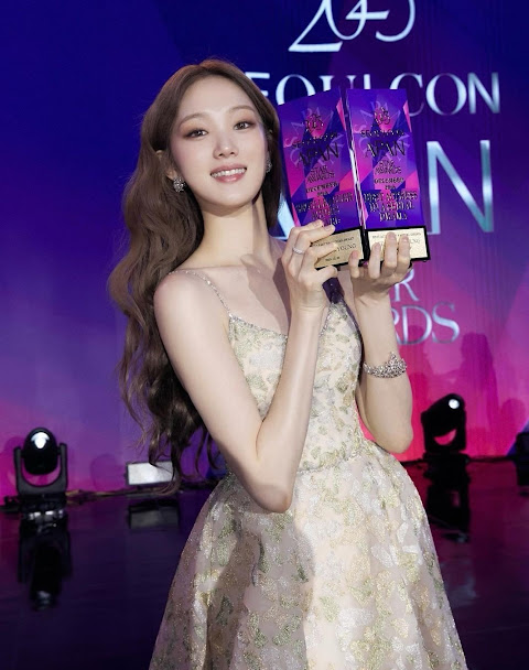 《浪漫医生金师傅3》李圣经夺得长篇剧最佳女主角，以及Seouleaguer演员奖。