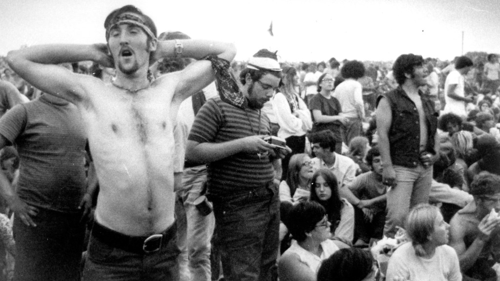 曼森（Charles Manson）透過音樂收穫追隨者，圖為1969年8月追隨者連環殺人期間，他還去參加胡士托音樂節。  美聯社