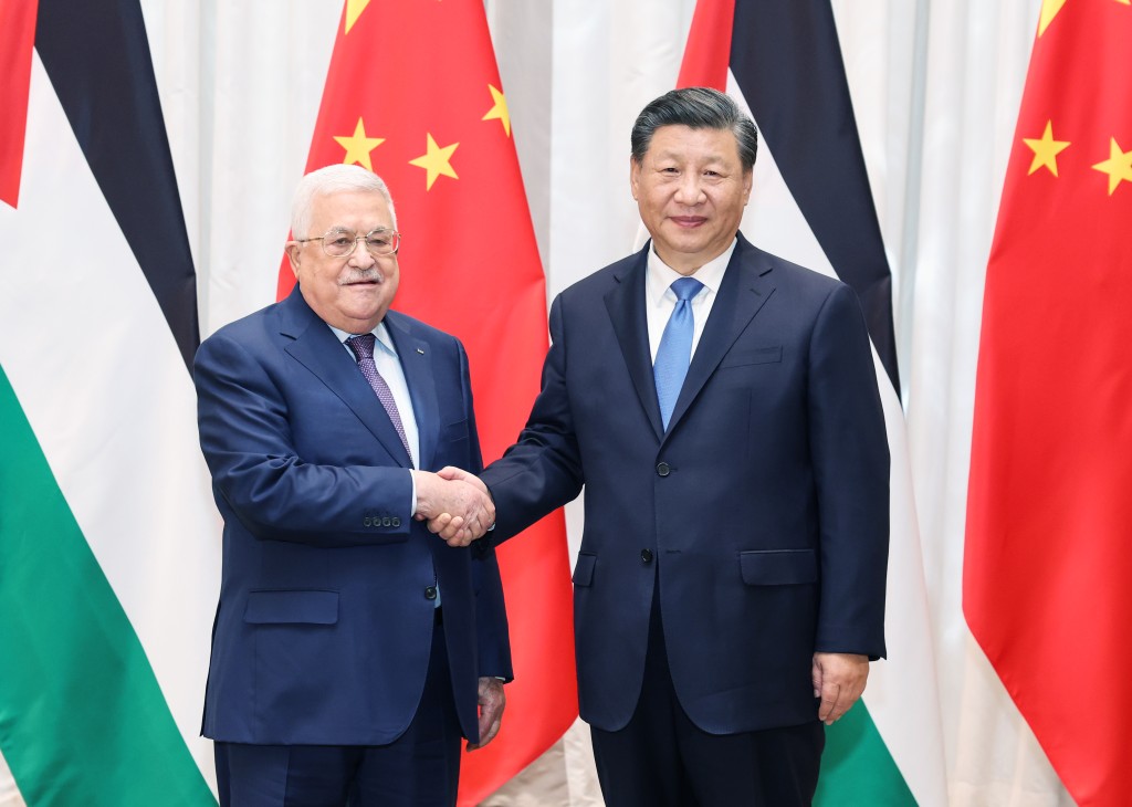 习近平会见巴勒斯坦总统阿巴斯。新华社
