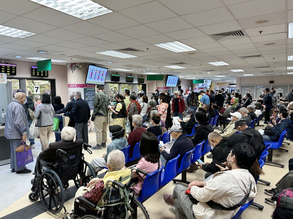 楊永強指,公共醫療體系財政壓力日增的情況下,有必要重新審視私人融資機制。資料圖片 楊永強指,公共醫療體系財政壓力日增的情況下,有必要重新審視私人融資機制。資料圖片