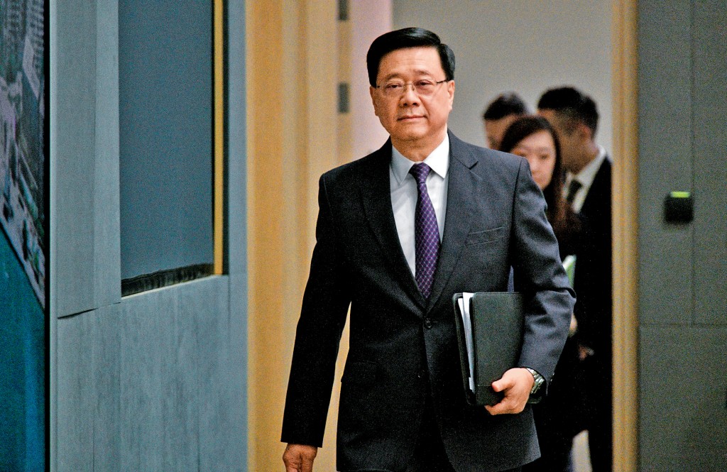 李家超宣布,立法會換屆選舉定於12月7日舉行。
