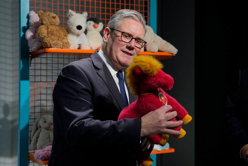 英國首相施紀賢轉抵上海繼續訪華行程。 路透社