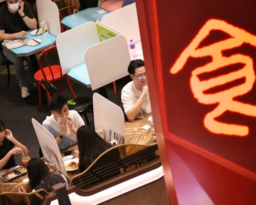 有兩間快餐店曾有確診者到訪。