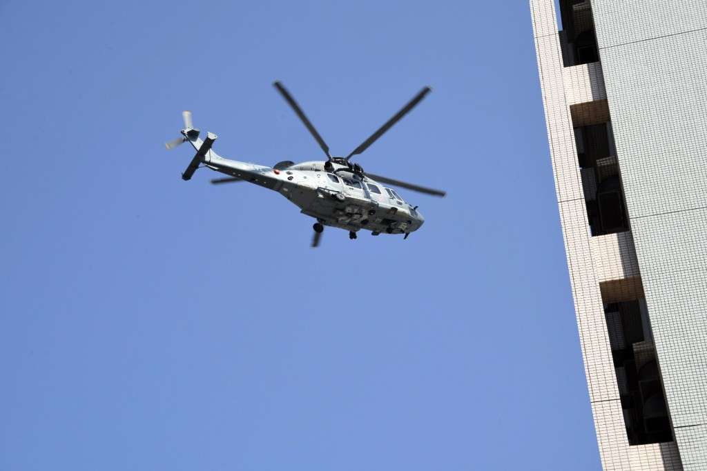 事主由直升機送院。楊偉亨攝