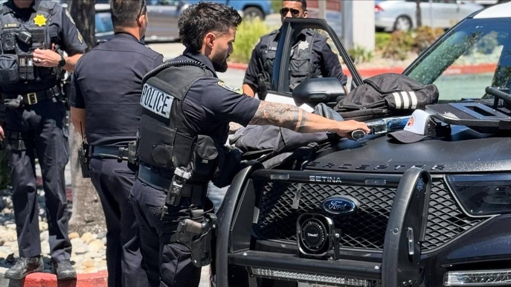 警方視為高風險交通攔截該輛Waymo。 聖馬刁警局 警方視為高風險交通攔截該輛Waymo。 聖馬刁警局