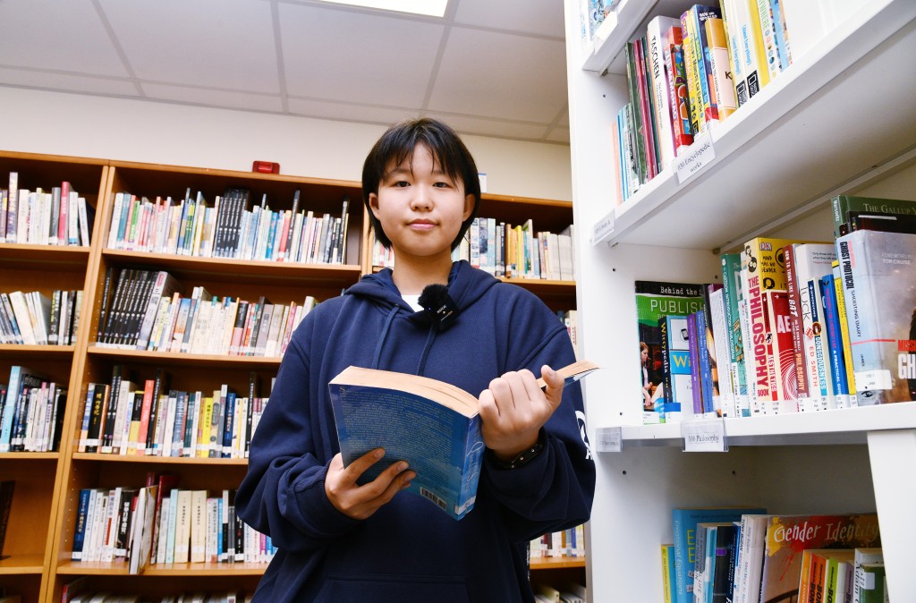 香港浸會大學附屬學校王錦輝中小學女狀元劉子湉。