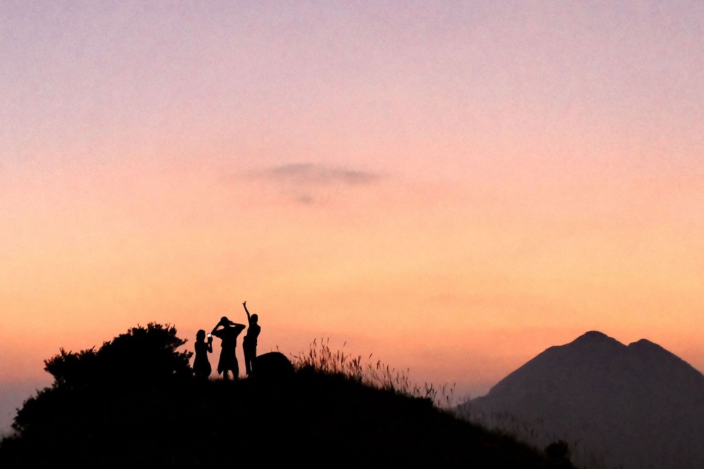 行山是市民、旅客假日的熱門活動。資料圖片 行山是市民、旅客假日的熱門活動。資料圖片