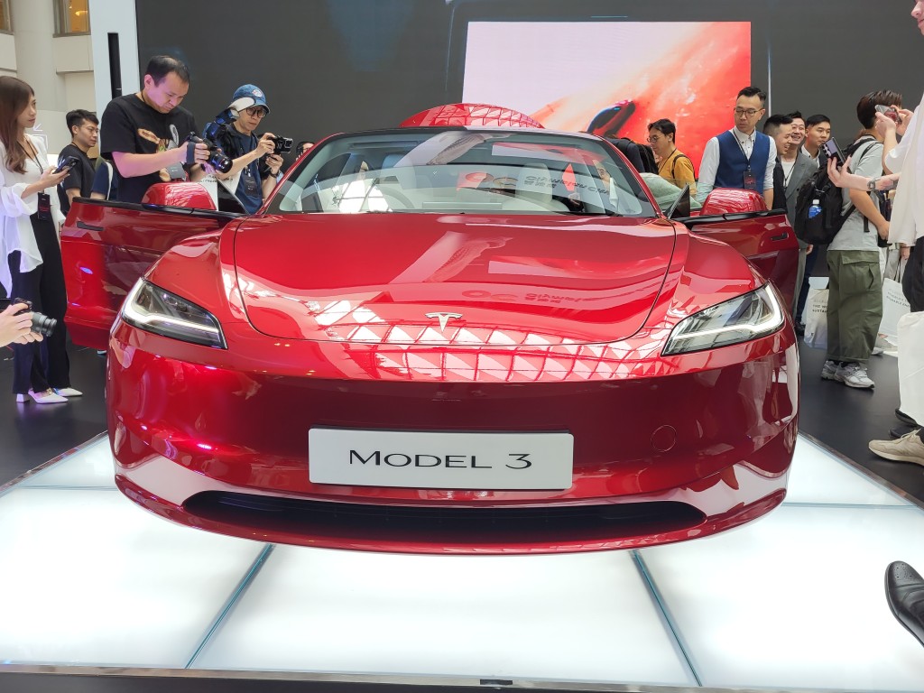 估計Tesla今年有機會引進新款Model 3的其他型號。