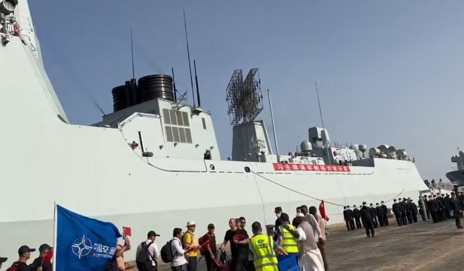 中国军舰在苏丹撤侨情况。