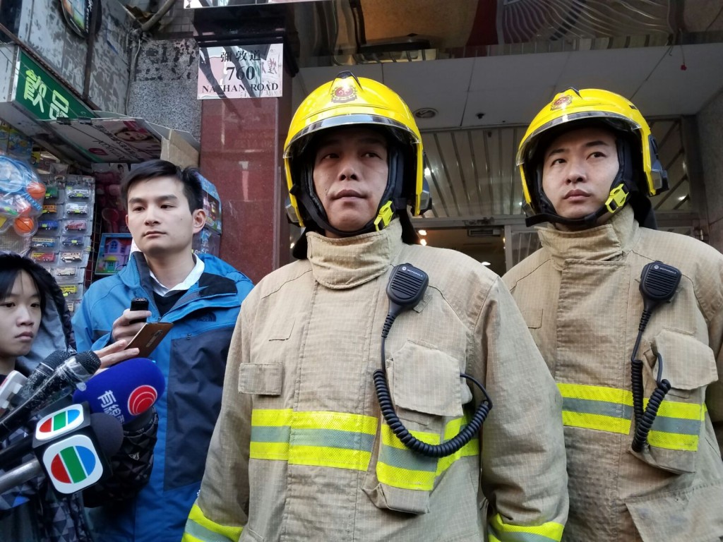 旺角消防局局長林明業(中)。徐裕民攝