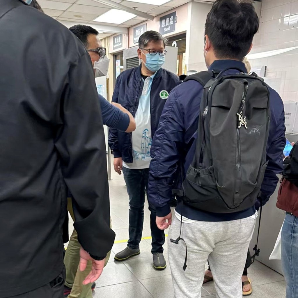 香港建造業總工會理事長周思傑亦趕至醫院了解。FB：香港建造業總工會