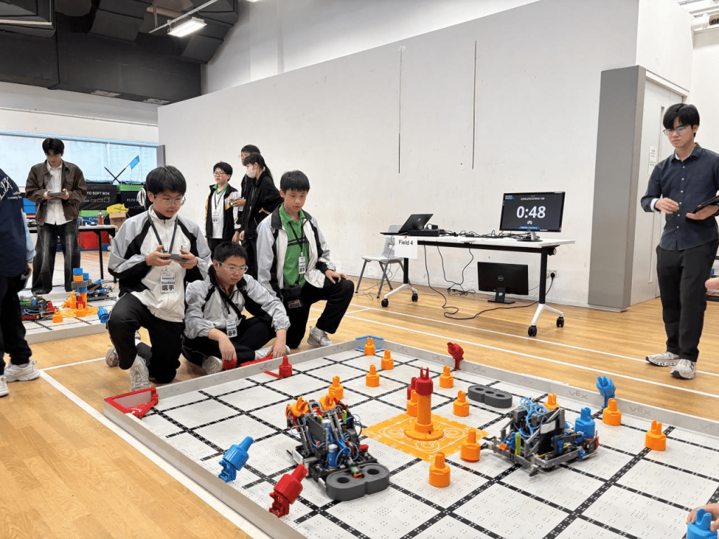 STEAM 校隊參加 VEX IQ機械人比賽 STEAM 校隊參加 VEX IQ機械人比賽