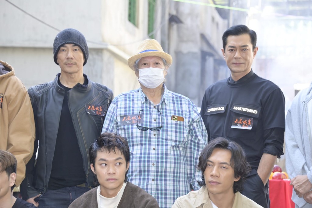 古仔（後右一）指新戲剛陽味重，因此以男演員為主。