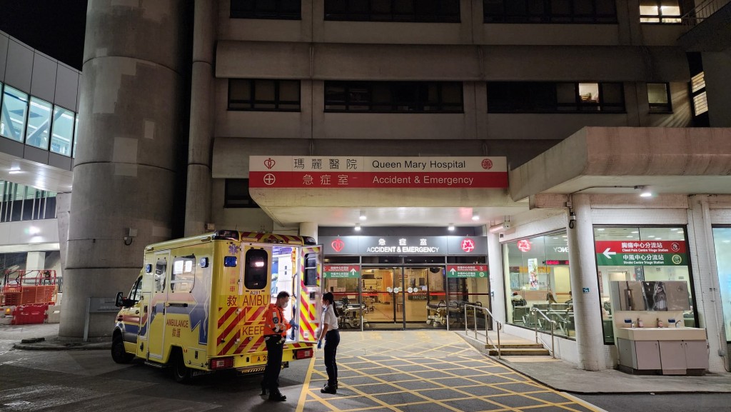 事主昏迷由救護車送往瑪麗醫院搶救。黎志偉攝