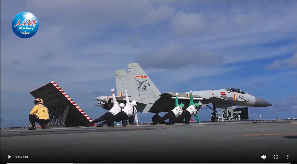 F-15由“山东舰”起飞。