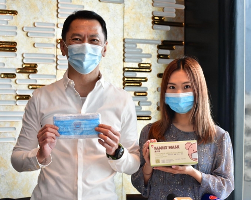 鍾偉棠，鍾銘思。